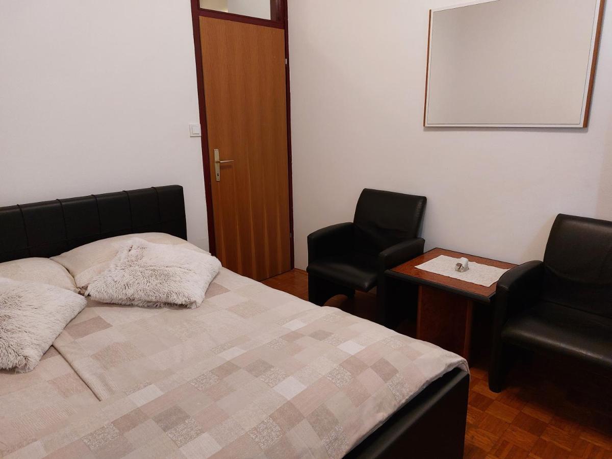 City Apartment Amfora Pula Exterior photo
