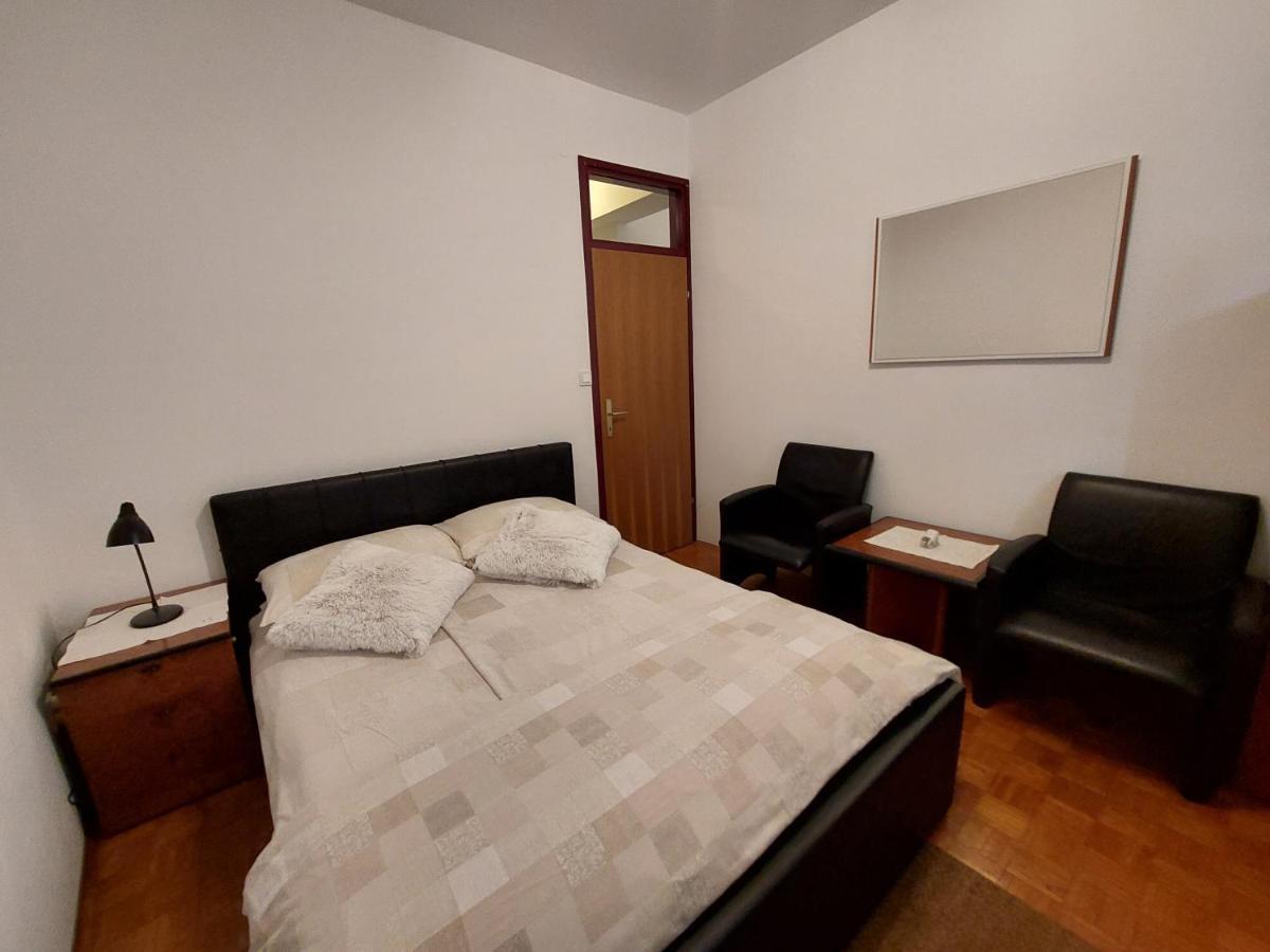 City Apartment Amfora Pula Exterior photo