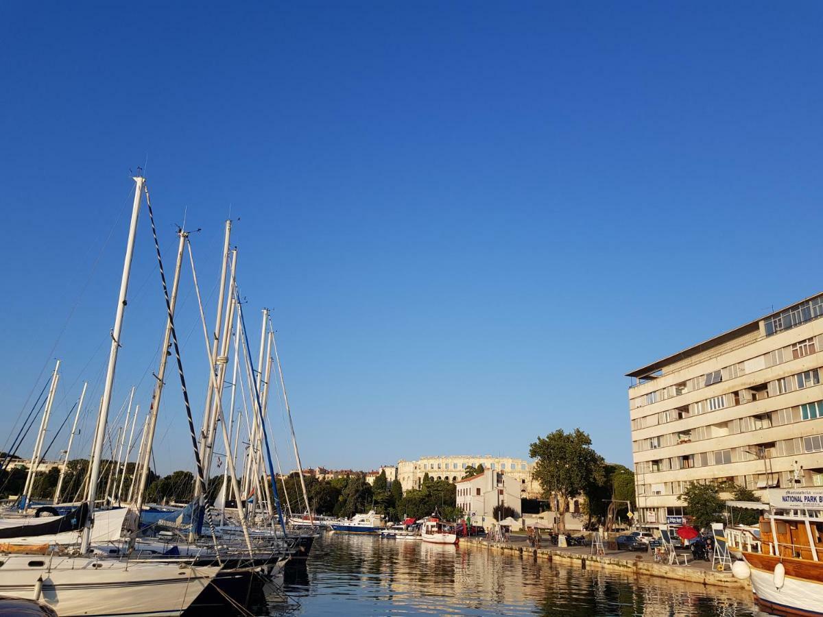 City Apartment Amfora Pula Exterior photo